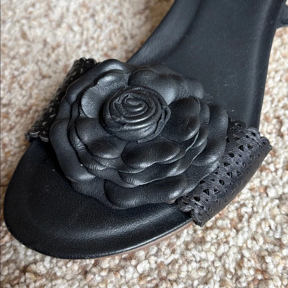 Taryn Rose Women’s Henriette Black Leather Floral Detail Wedge Sandals Worn? 5 B